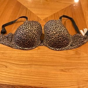 EUC Victoria’s Secret leopard print bra